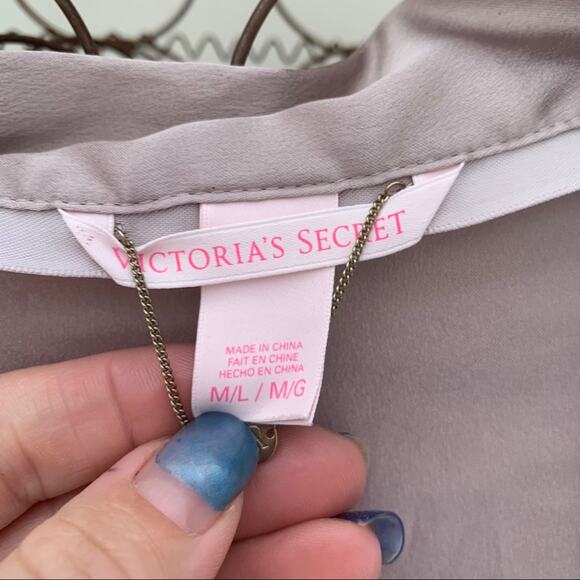 Victorias Secret M/L slinky knee length robe - Picture 4 of 7